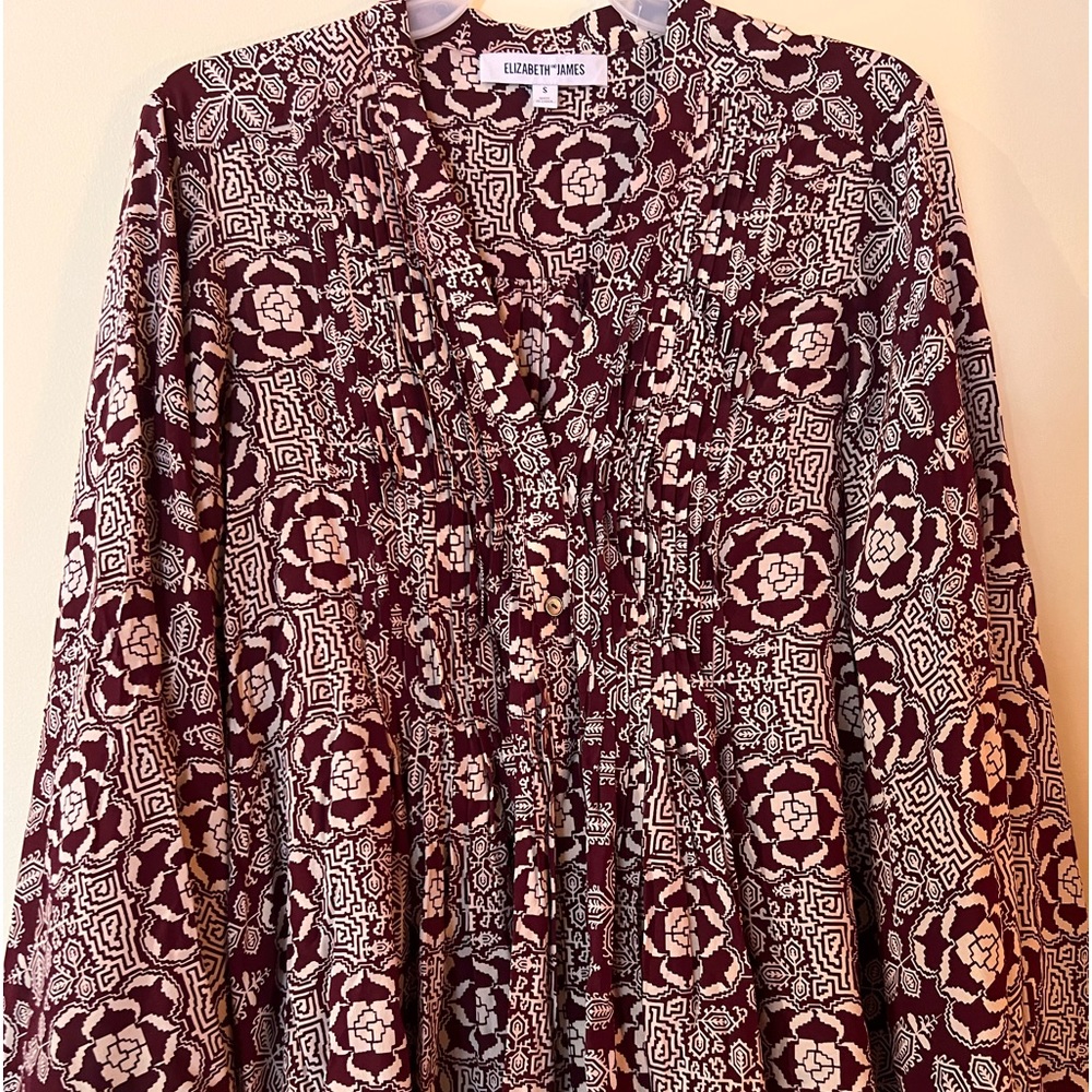 Elizabeth and James, 100% silk, V-neck top, excellent condition